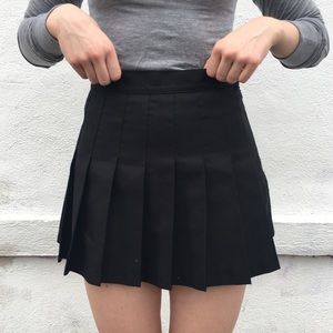 American Apparel Black tennis skirt size L
